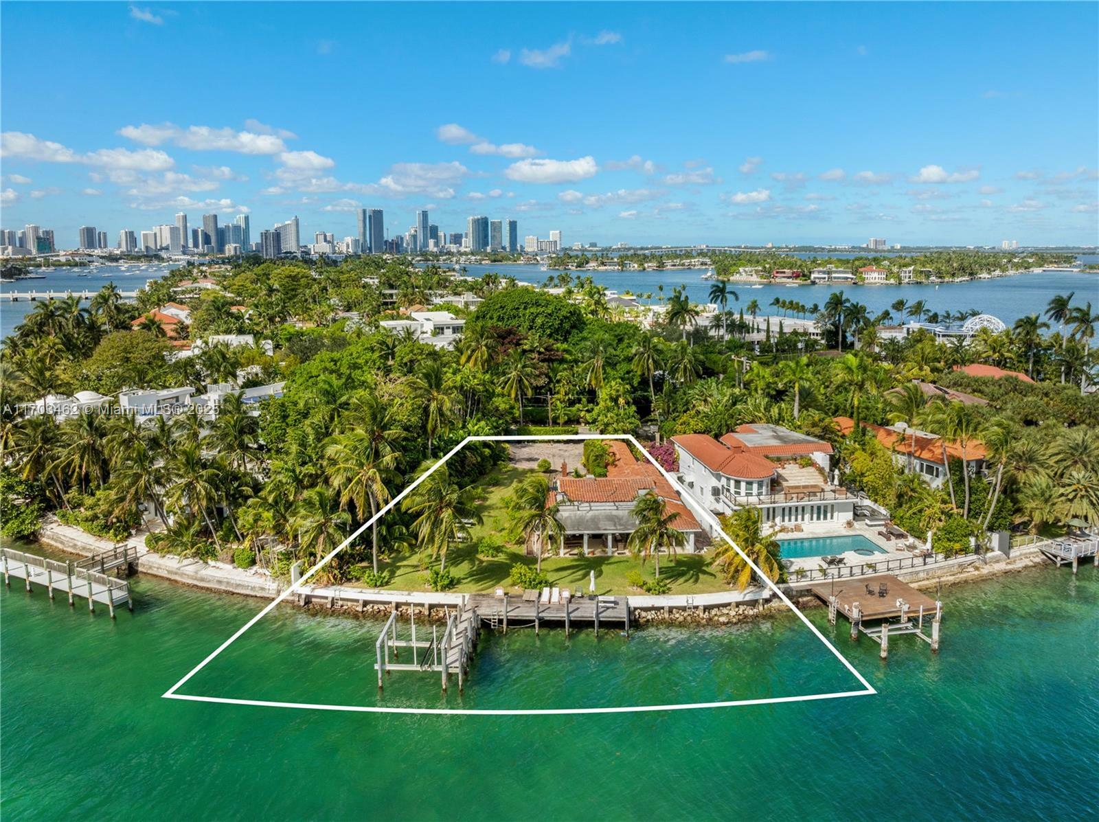 Property Photo: 6 S Hibiscus Dr FL 33139