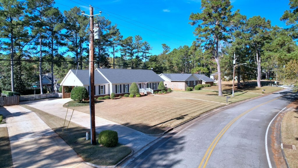 Property Photo:  2226 Wallington Dr  GA 31721 