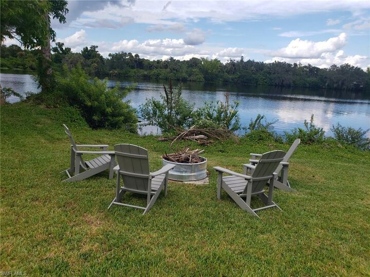 Property Photo: 2111 Waylife Ct FL 33920
