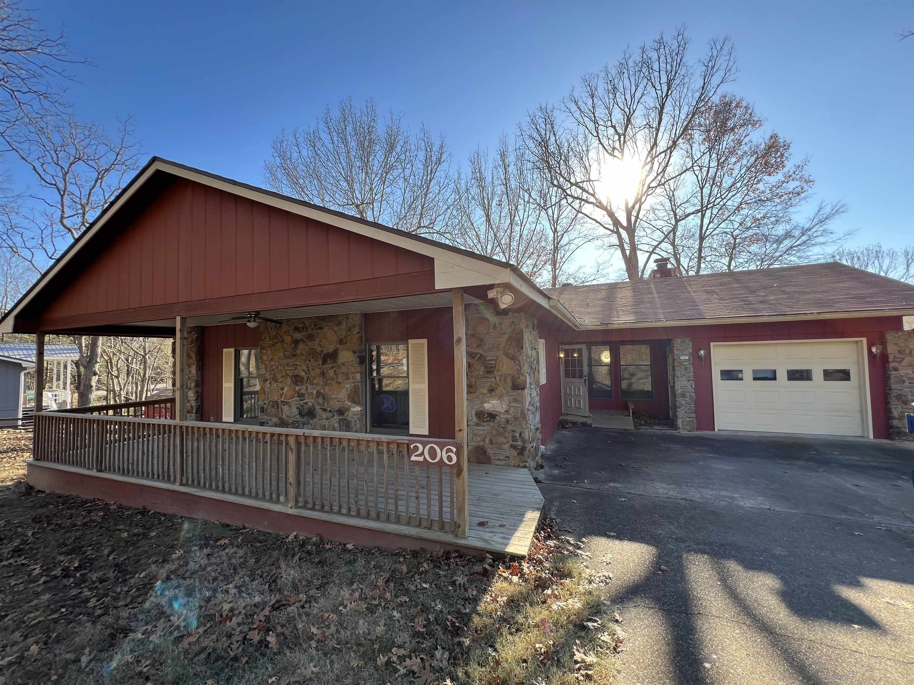 Property Photo:  206 E Lakeshore Drive  AR 72529 