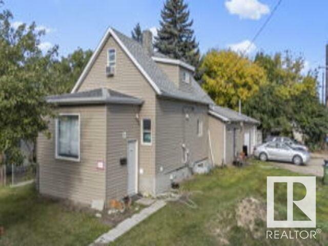 Property Photo:  12524 129 Avenue NW  AB T5L 3J5 