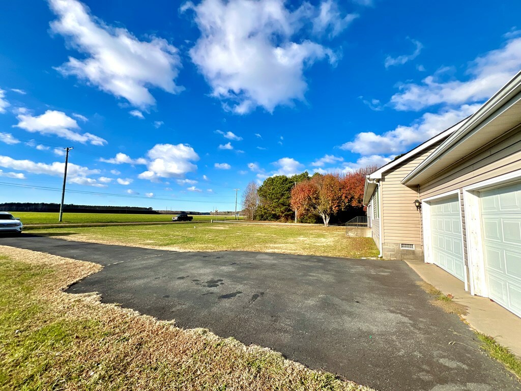 Property Photo:  18095 Mappsburg Rd  VA 23420 