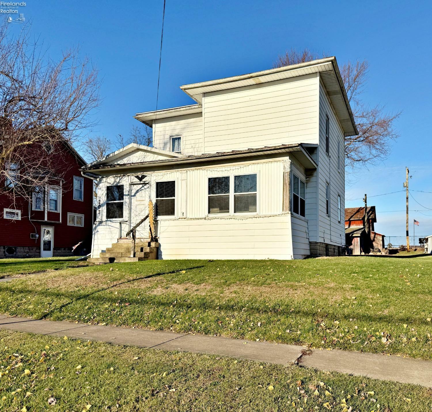 Property Photo:  207 E Tiffin Street  OH 44807 