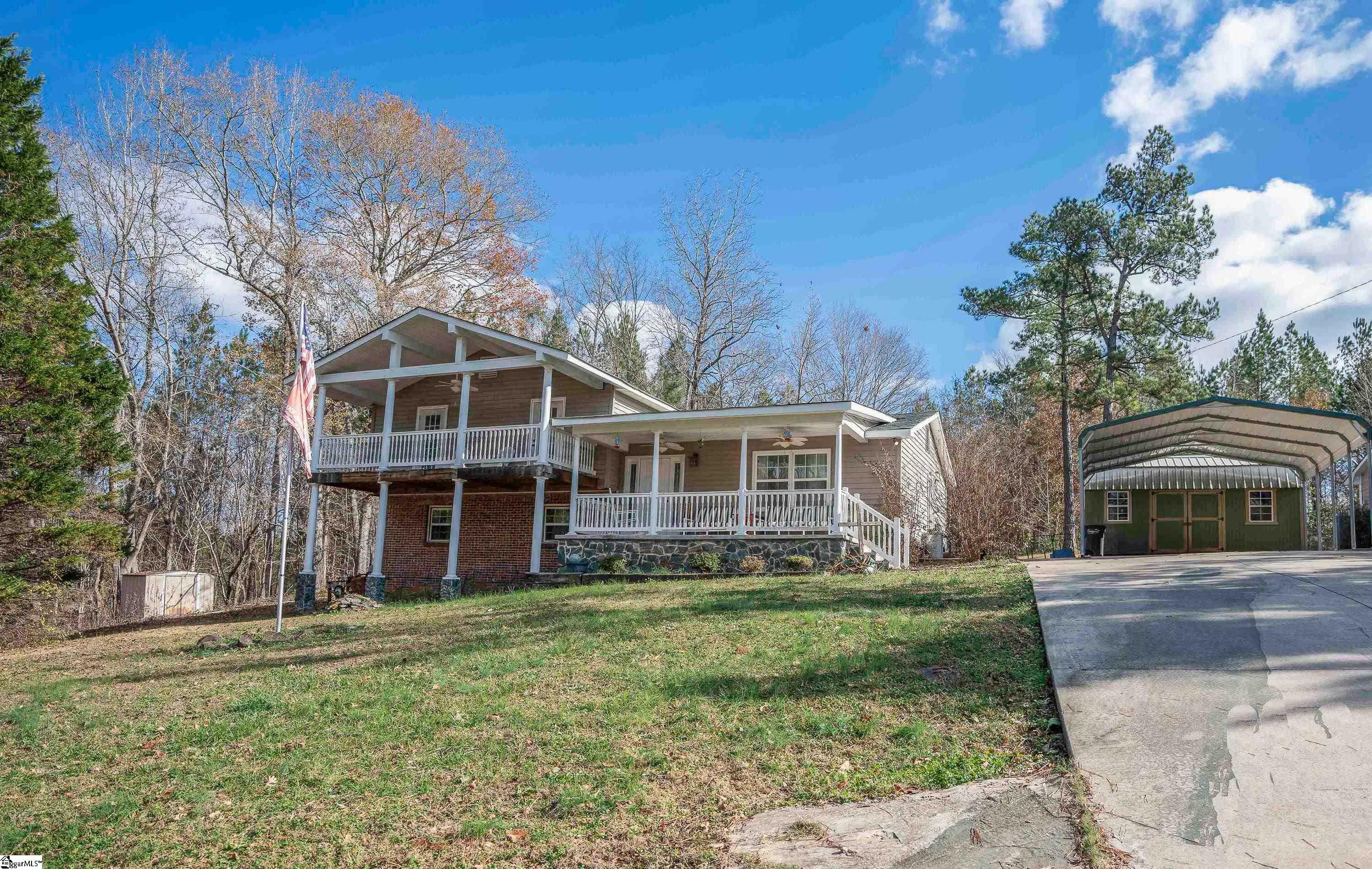 Property Photo:  210 Pineland Avenue  SC 29379 