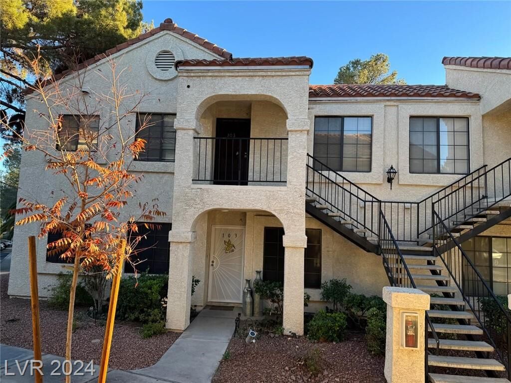 Property Photo: 4831 Nara Vista Way 203 NV 89103