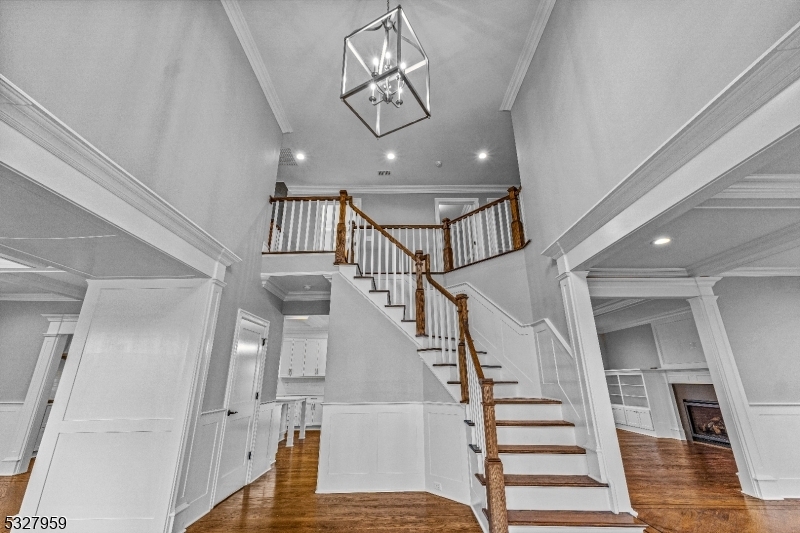 Property Photo:  5 Kensington Ct  NJ 07960 