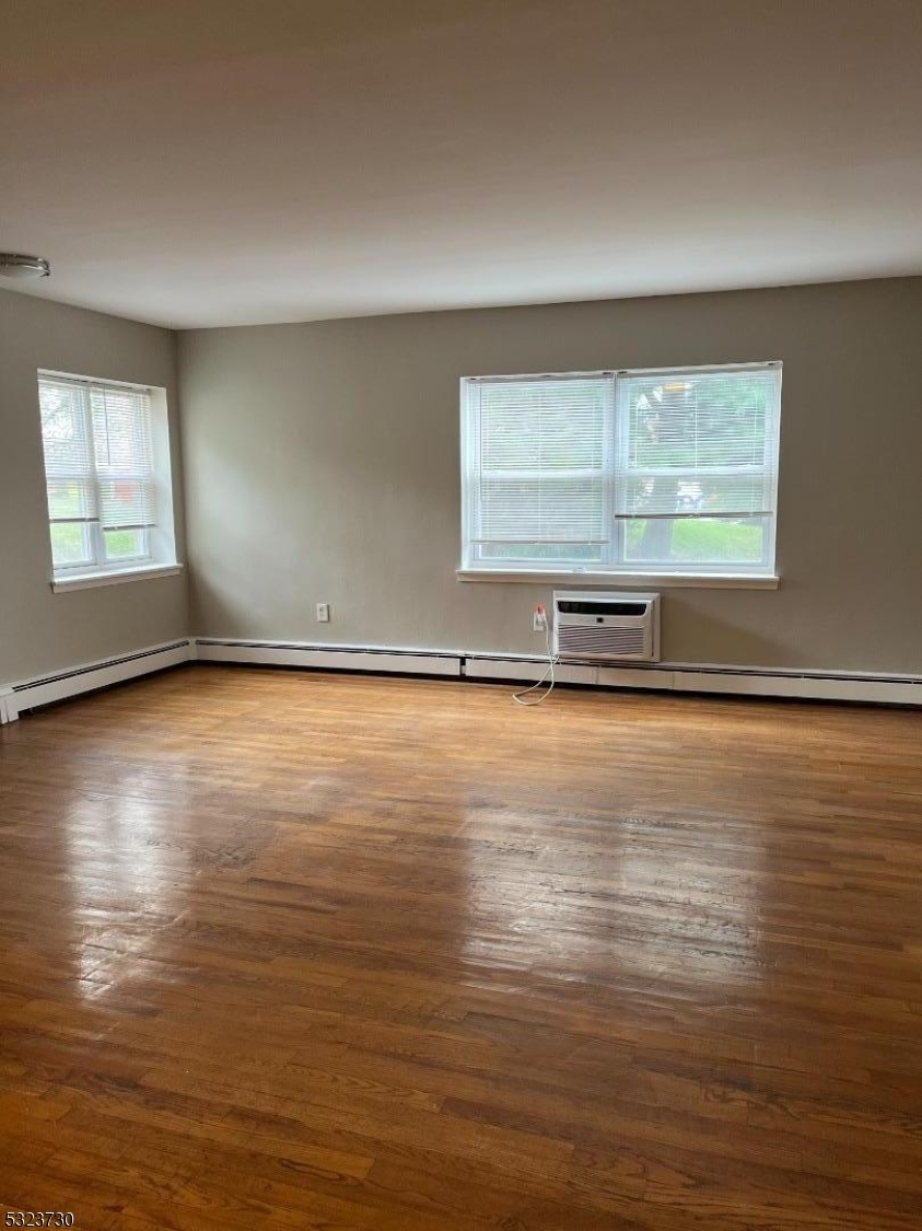 Property Photo:  354 S Orange Ave 2D  NJ 07079 