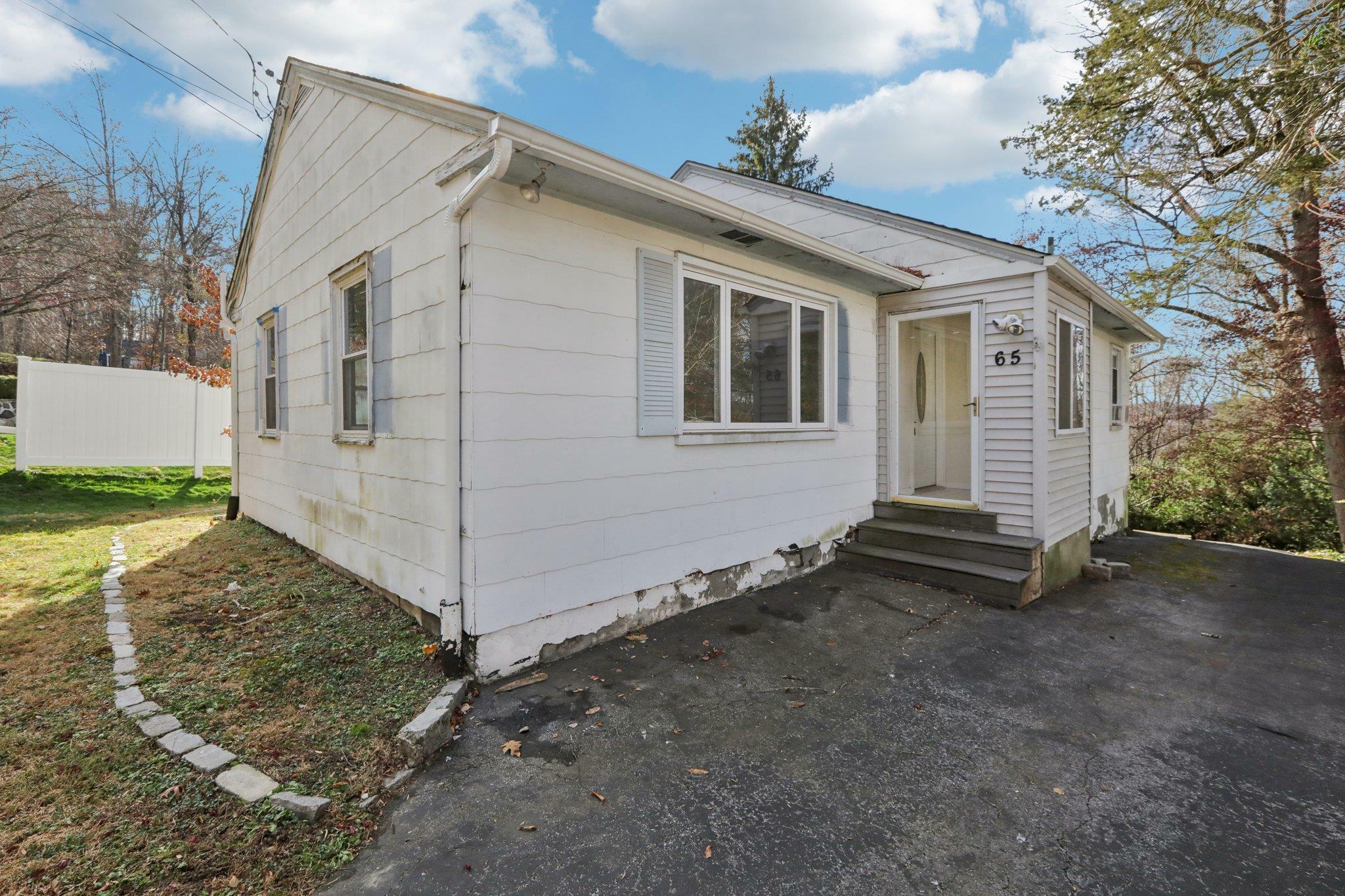 Property Photo:  65 S Hill  NY 10567 