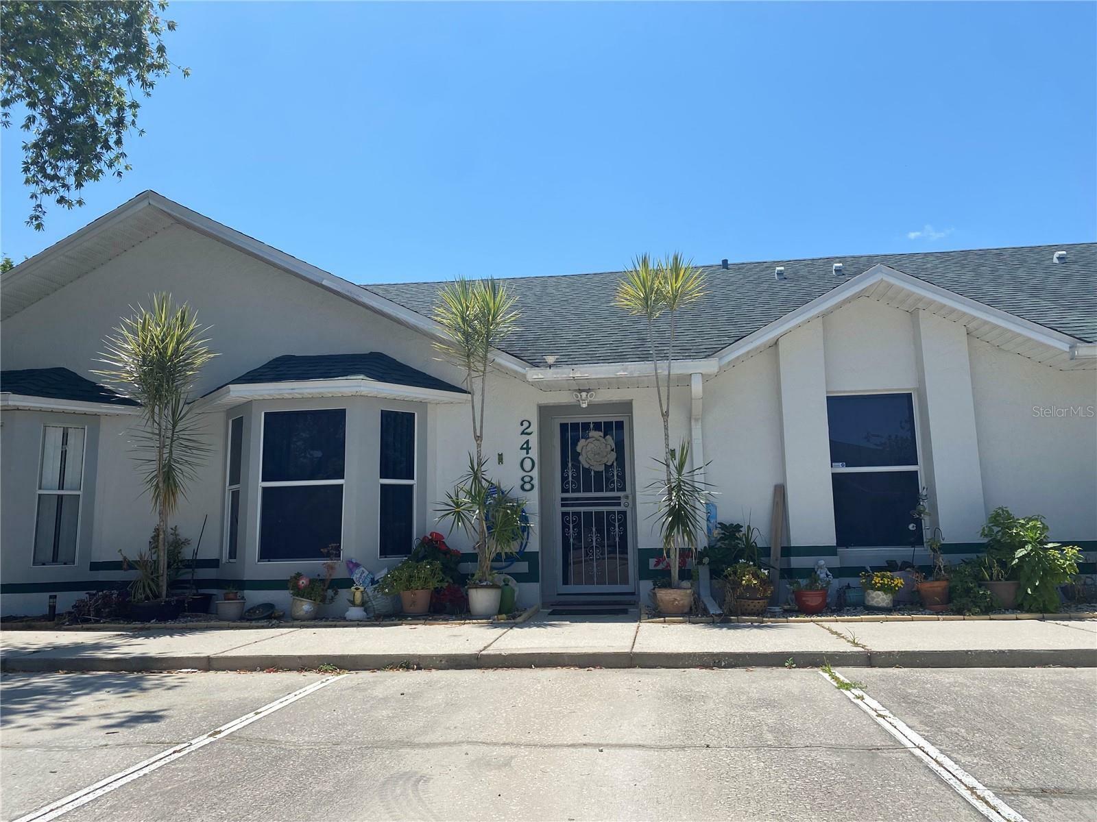 Property Photo: 2408 Ming Court FL 34744