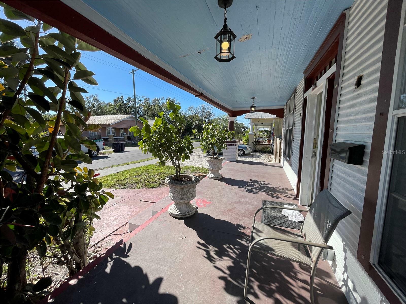 Property Photo:  2418 E 9th Avenue  FL 33605 