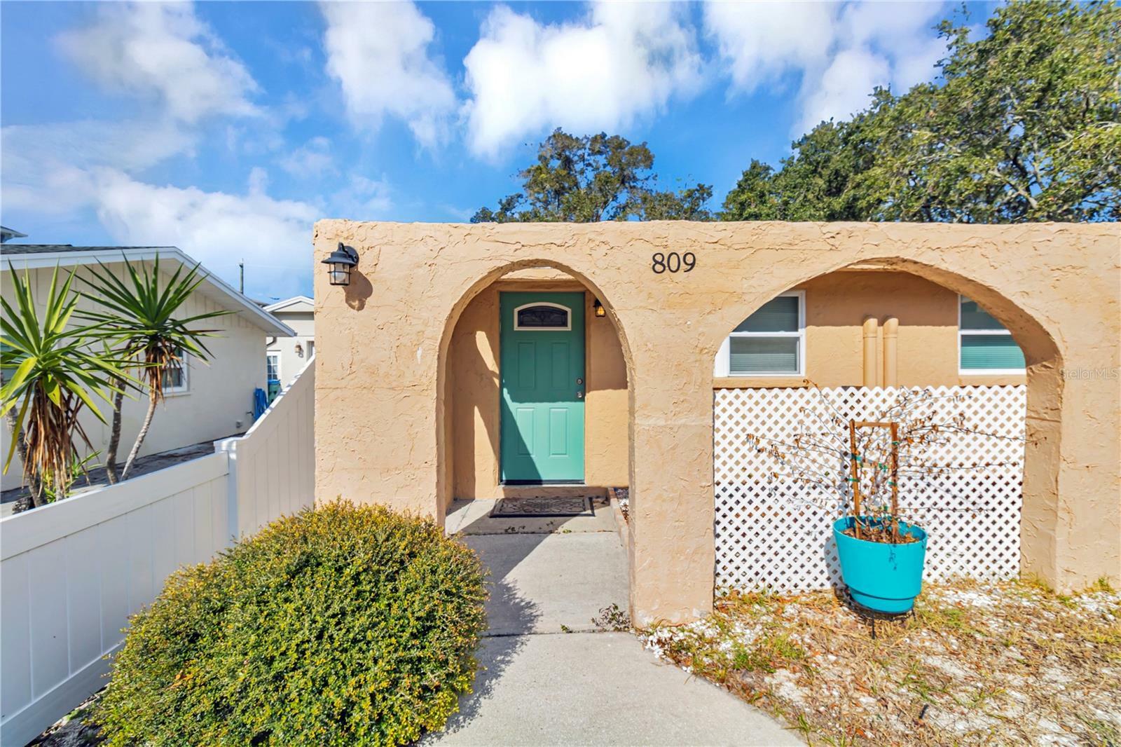 Property Photo:  809 Illinois Avenue  FL 34683 