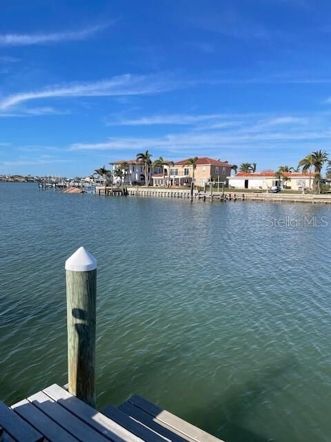 Property Photo:  569 Boca Ciega Point Boulevard N 2602  FL 33708 