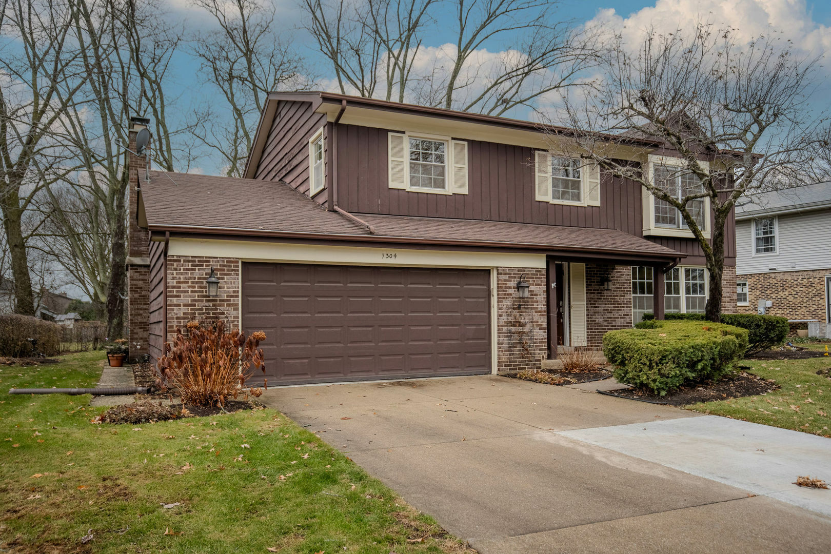 Property Photo:  1304 Southwind Drive  IL 60062 