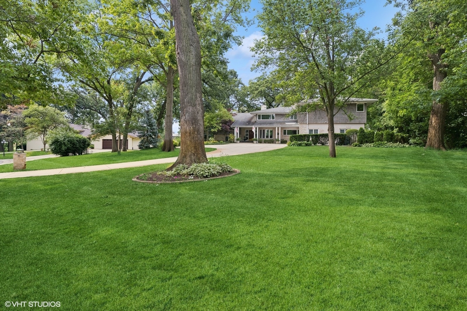 7 Baybrook Court  Oak Brook IL 60523 photo