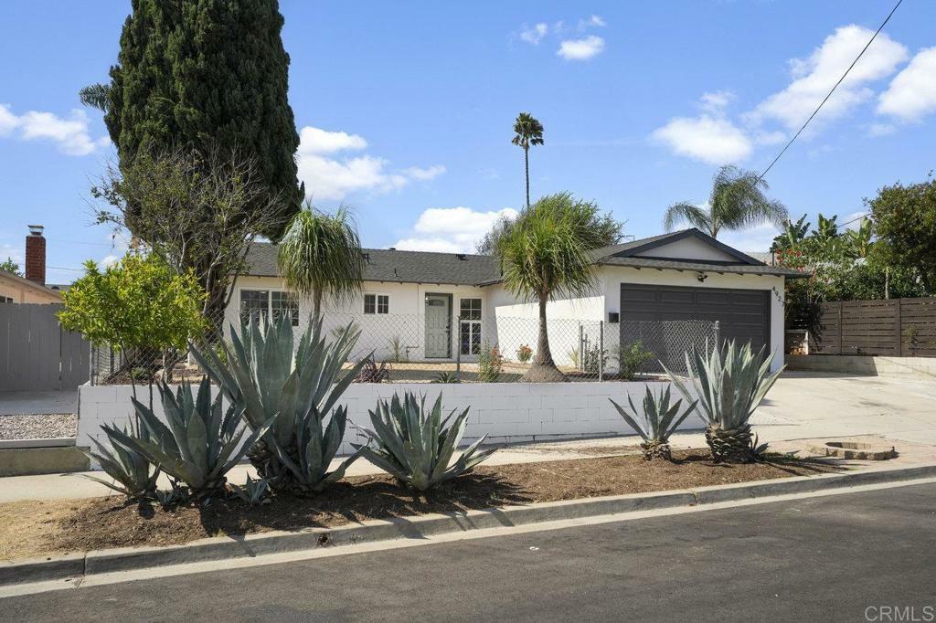 Property Photo:  4927 Luna Drive  CA 92057 