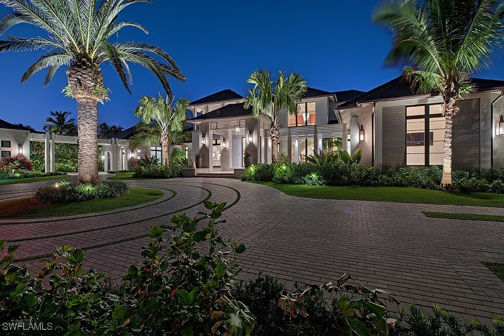 Property Photo: 3035 Fort Charles Drive FL 34102
