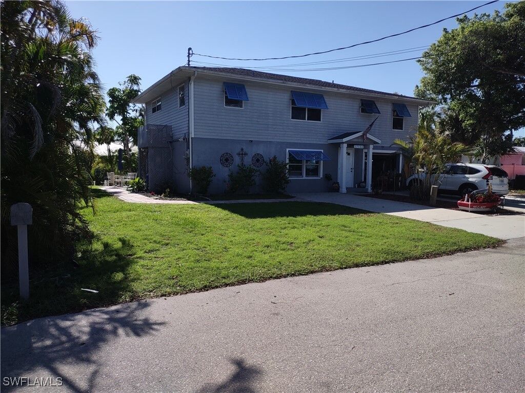 Property Photo: 27582 Shore Drive FL 34134