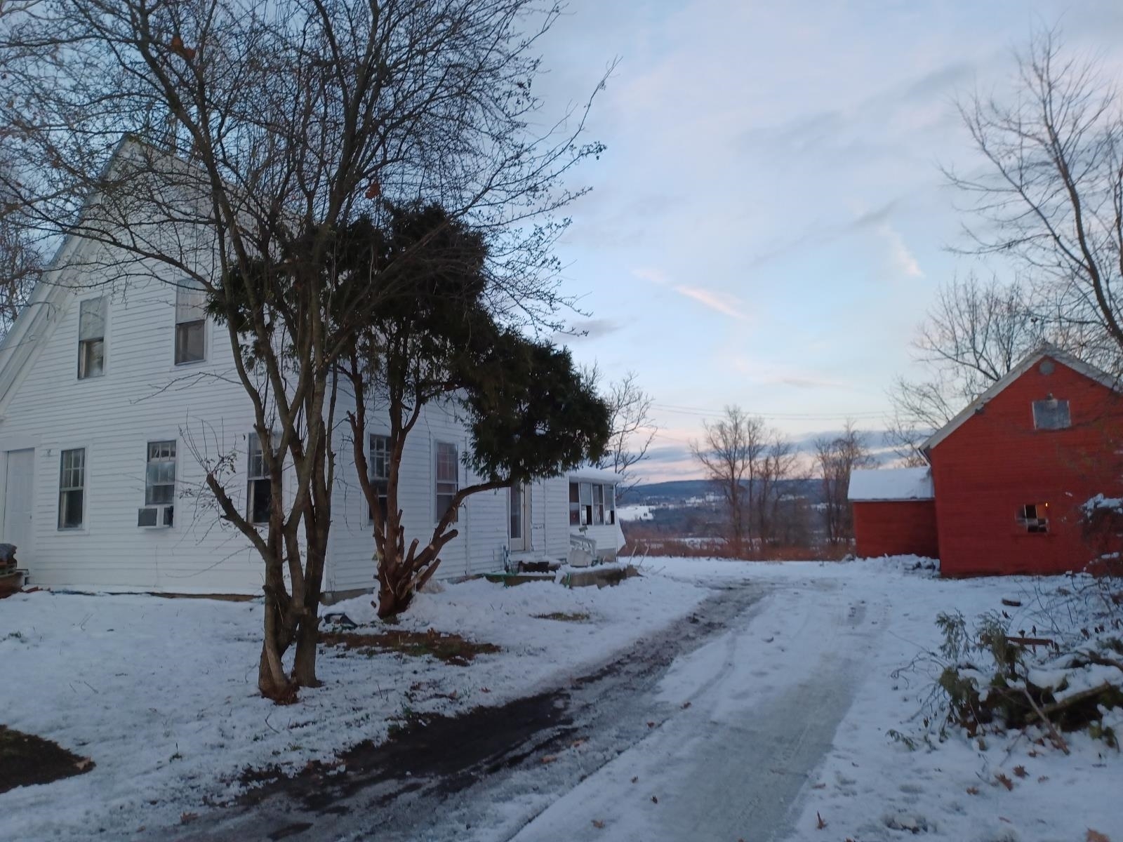 Property Photo:  424 US Route 5  VT 05346 