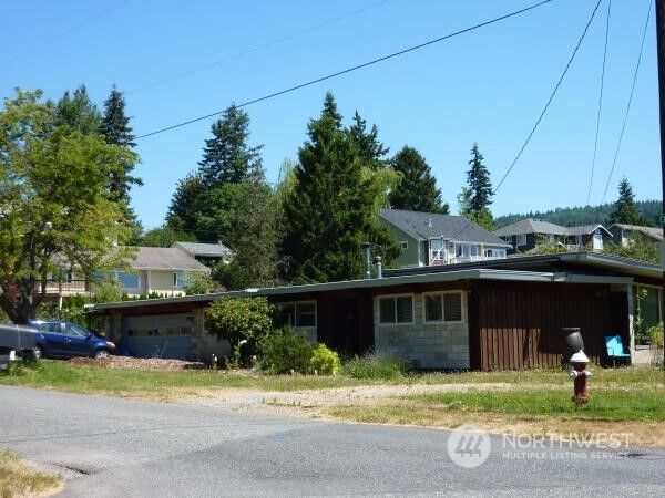 Property Photo:  4401  Alice Street  WA 98226 