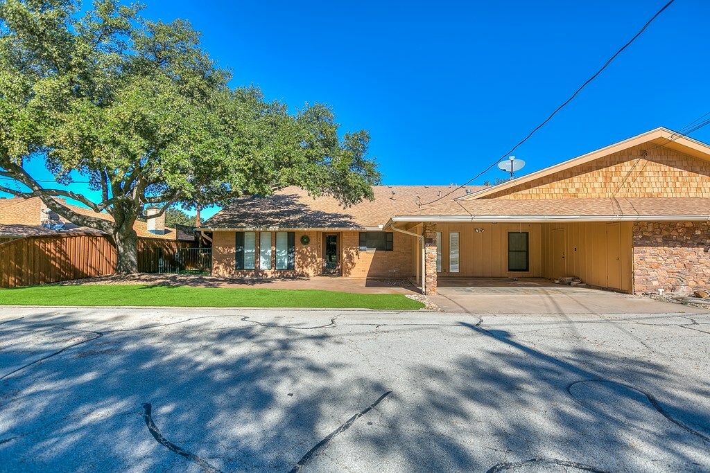 Property Photo:  1642 La Villa Circle  TX 76904 