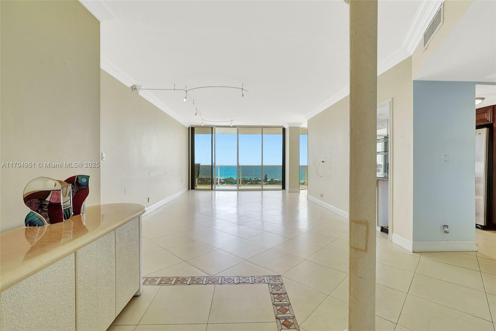 Property Photo: 20281 E Country Club Dr 2104 FL 33180