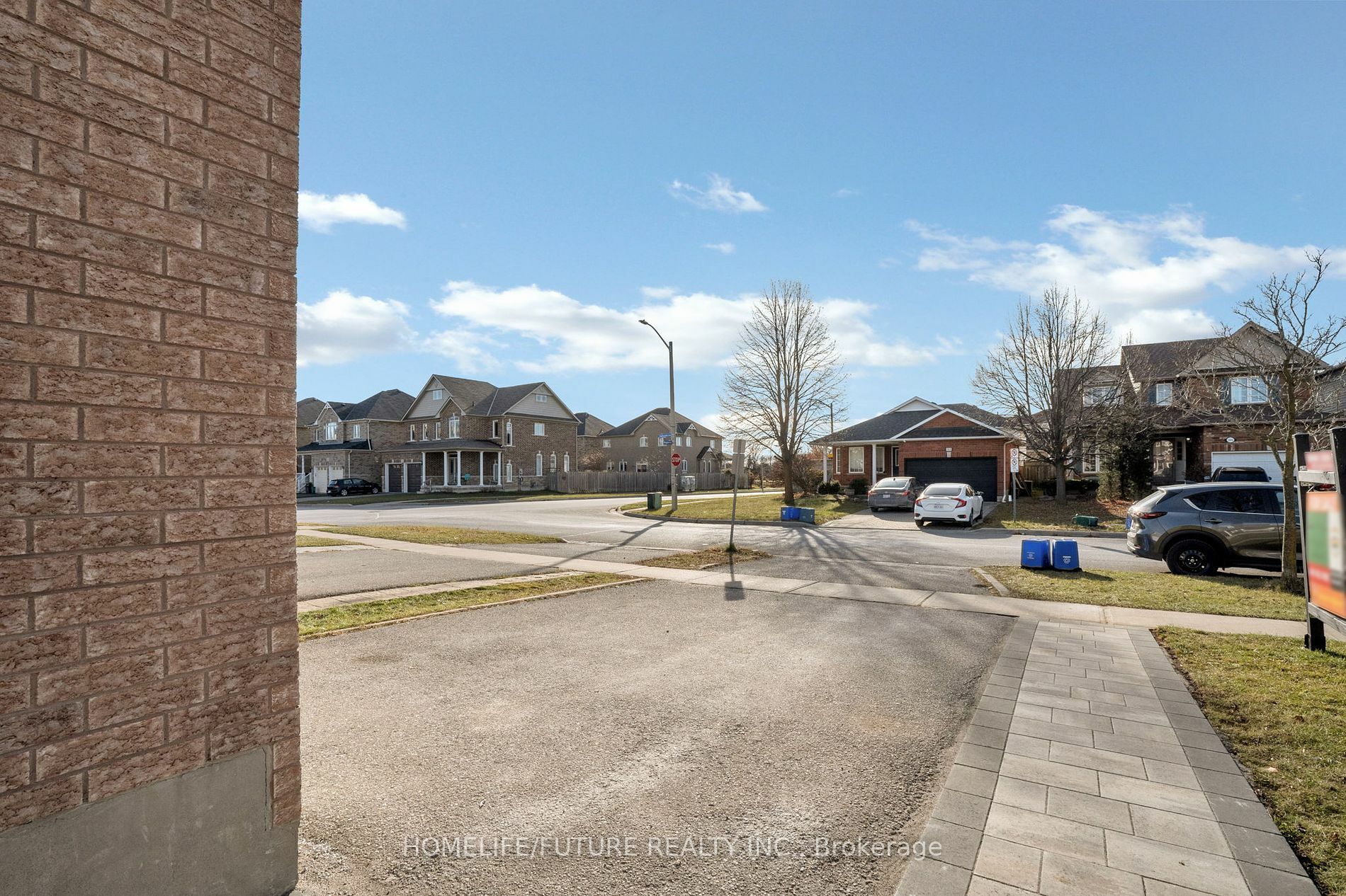 Property Photo:  1803 Dalhousie Cres  ON L1G 8C4 