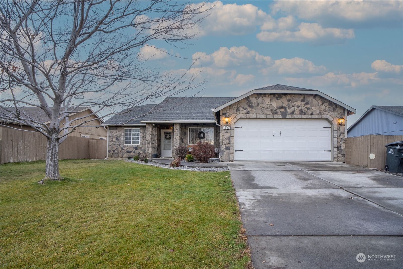 Property Photo:  1439 S Husky Drive  WA 98837 