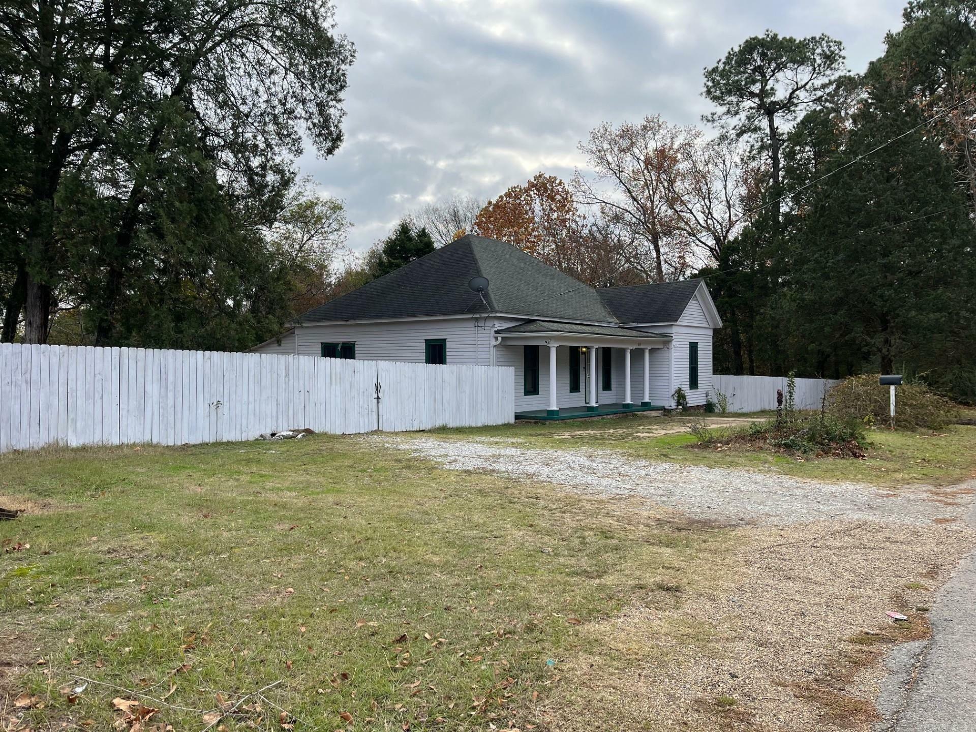 Property Photo:  307 N 4th Street  AR 71015 