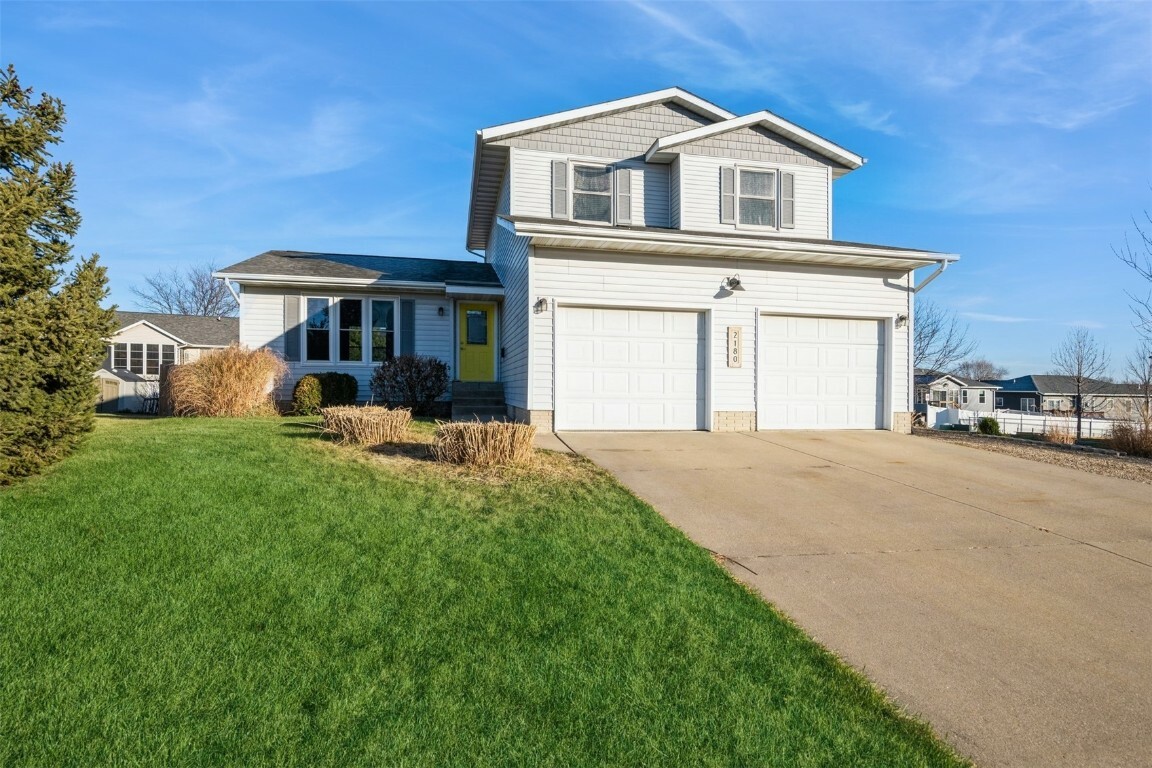 Property Photo:  2180 Daleview Drive  IA 52302 