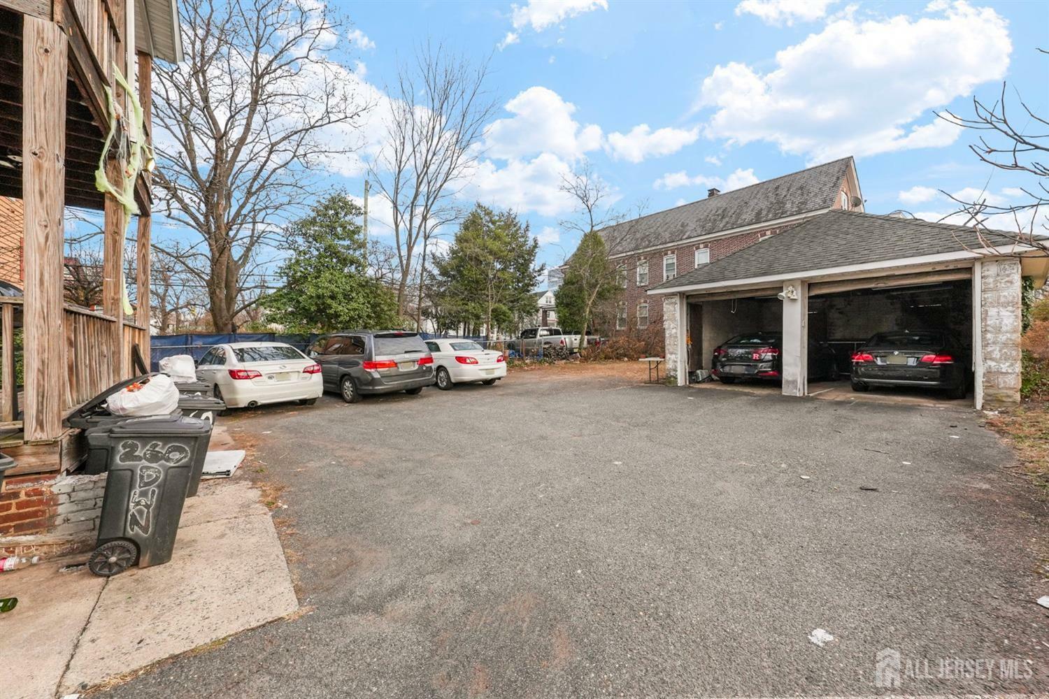 Property Photo:  260 Hamilton Street  NJ 08901 