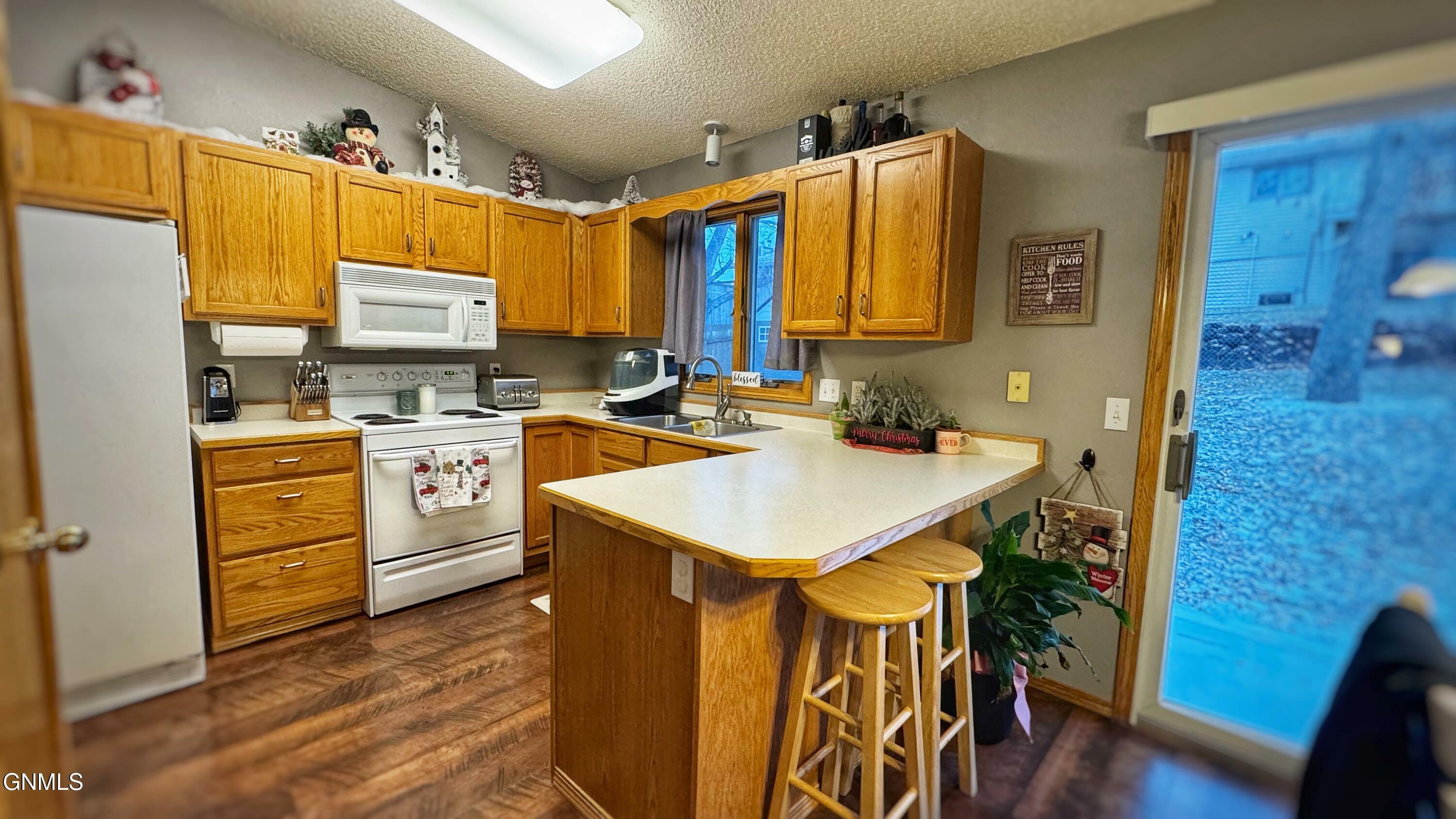 Property Photo:  1309 16th Street SE  ND 58554 