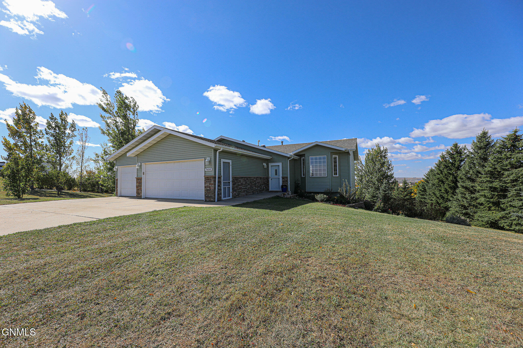 Property Photo:  7400 Alpine Lane  ND 58503 