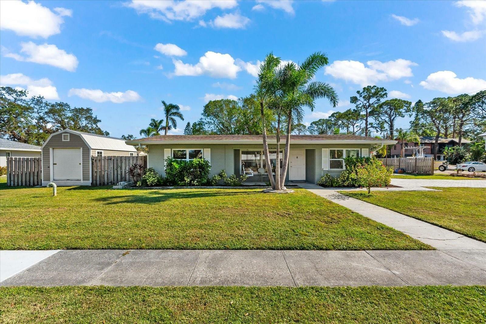 Property Photo:  4317 Windemere Place  FL 34231 