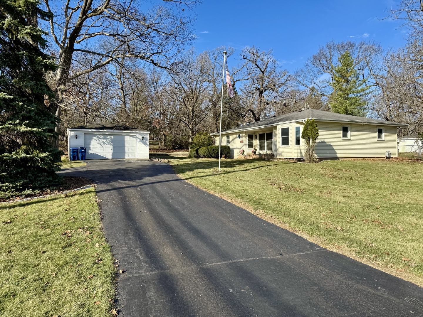 Property Photo:  5544 Gages Lake Road  IL 60031 