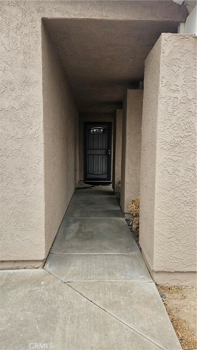 Property Photo:  9233 E Avenue R12  CA 93543 