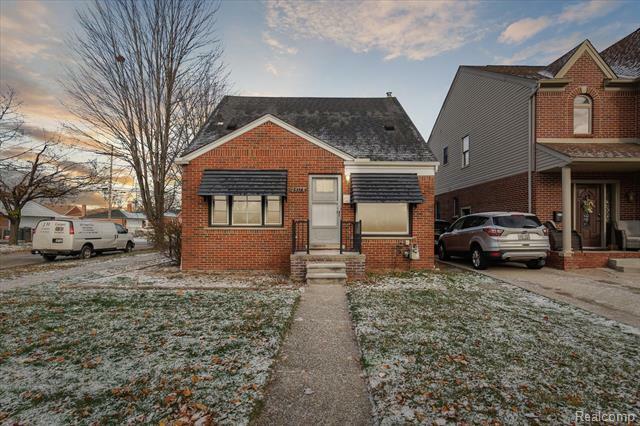 Property Photo:  23174 Nona Street  MI 48124 