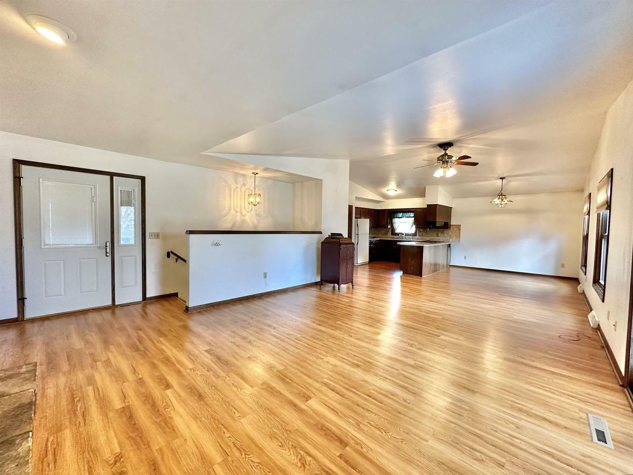 Property Photo:  404 Longwood Drive  WI 53548 