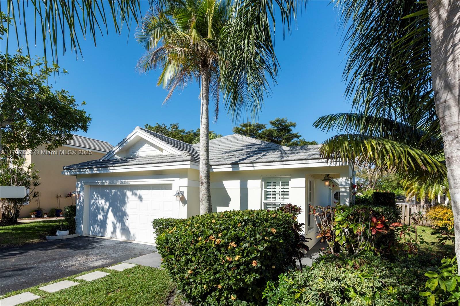 Property Photo:  2937 Quail Run Ln  FL 33328 