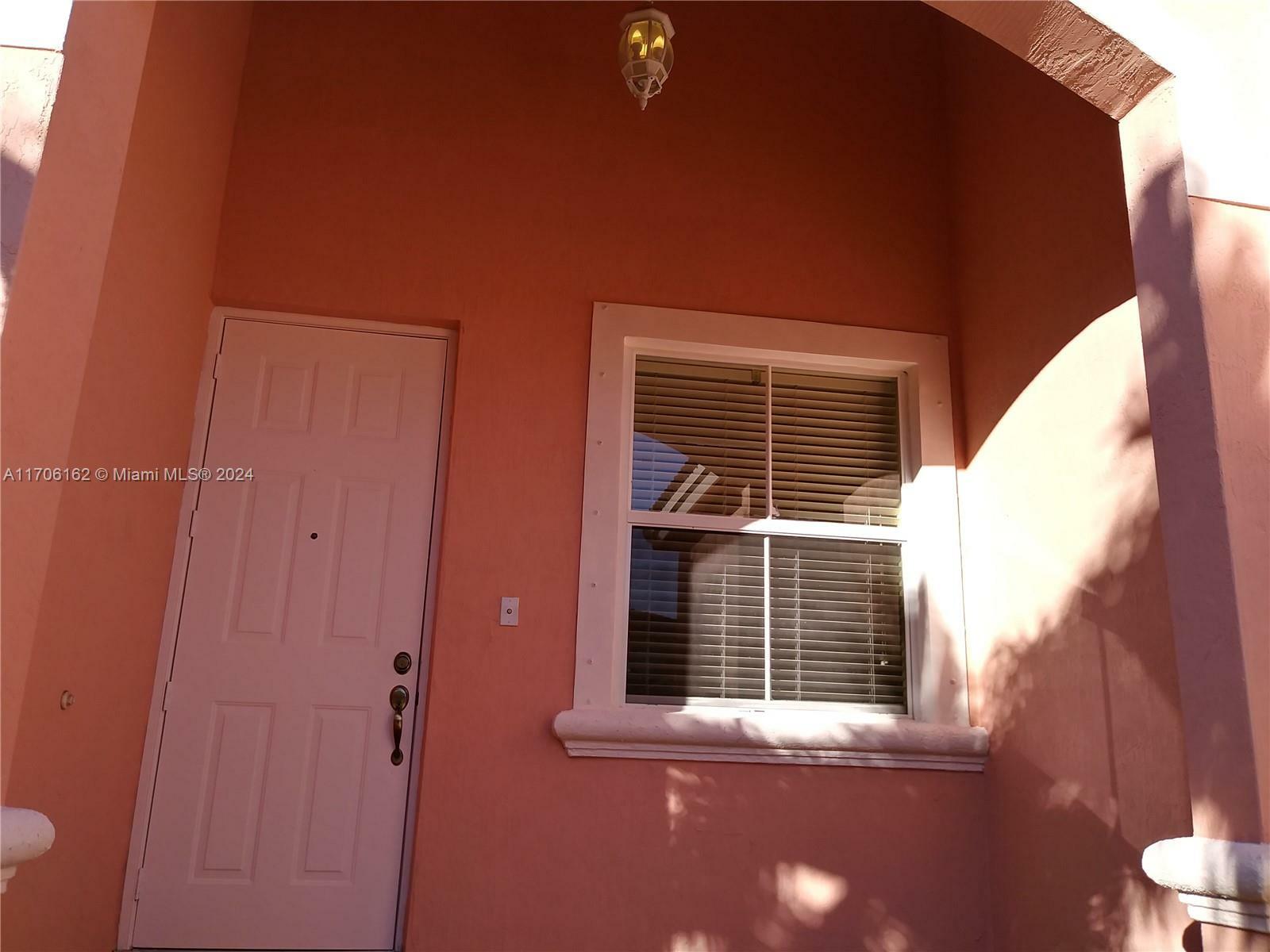 Property Photo:  1770 SE 18th Ter  FL 33035 