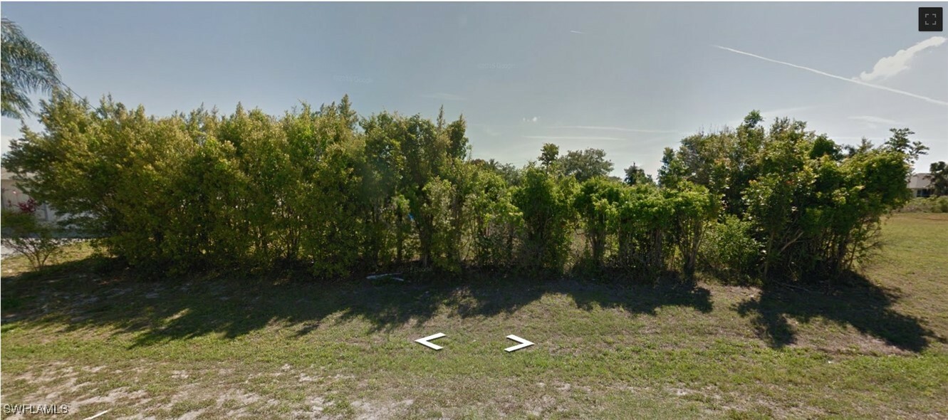 Property Photo: 1217 NE 13th Place FL 33909