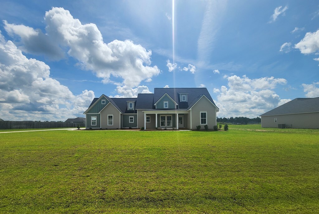 Property Photo: 111 Scarlet Way GA 31763