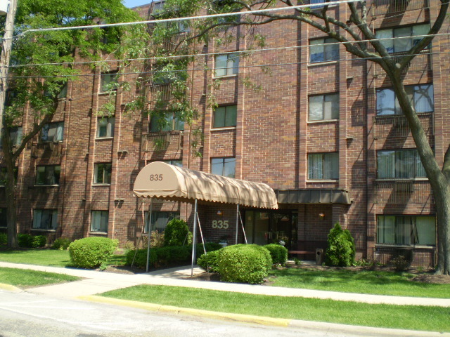 Property Photo:  835 Pearson Street 406  IL 60016 