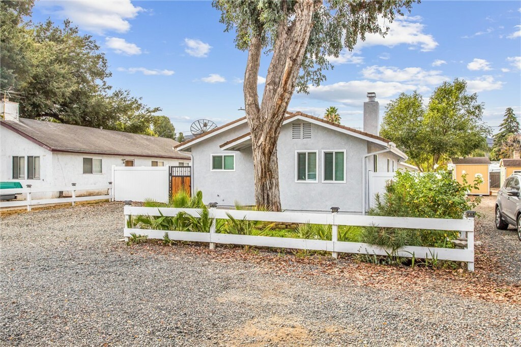 Property Photo:  24705 1st Avenue  CA 92562 