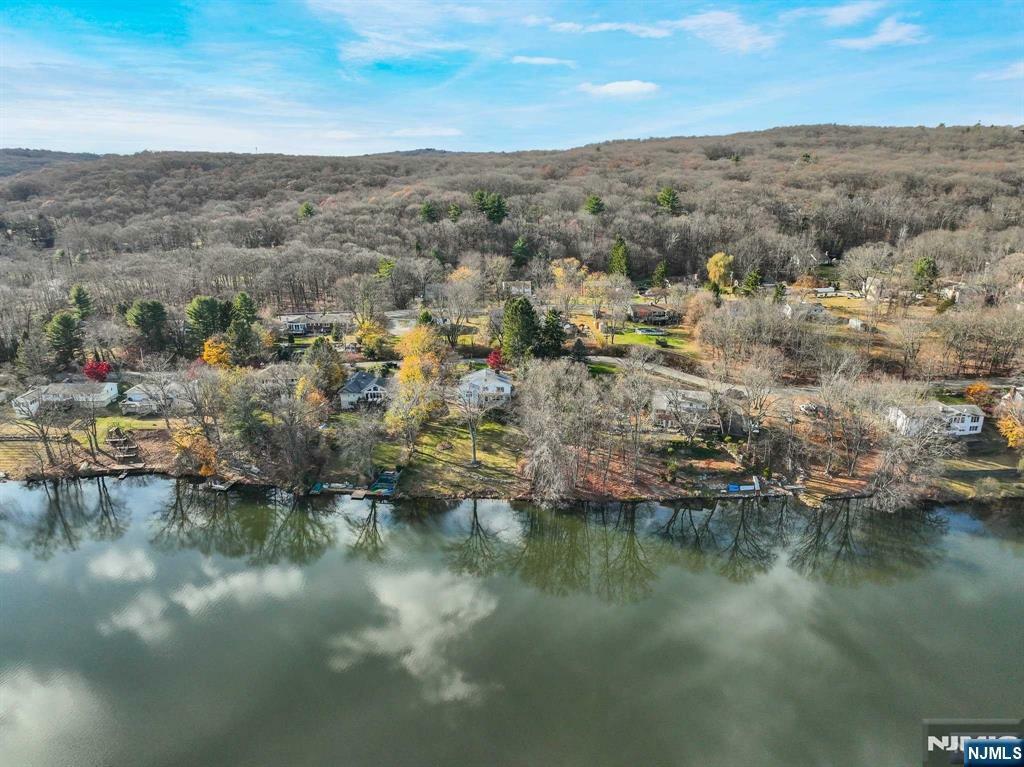 Property Photo:  30 Kitchell Lake Drive  NJ 07480 