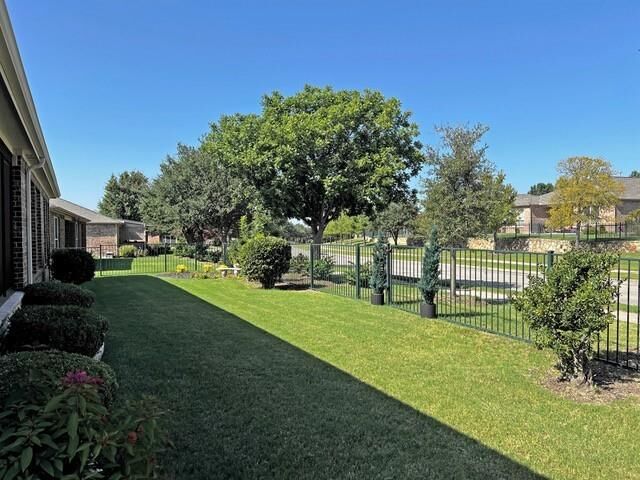 Property Photo: 862 Carrington Greens Drive TX 75036