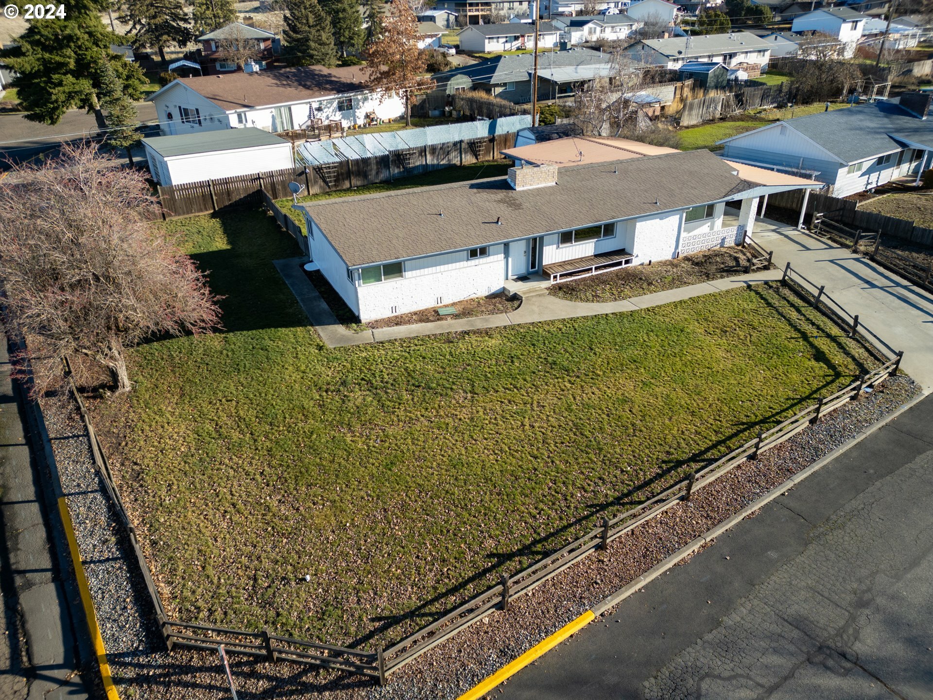 Property Photo:  304 Brashear Way  WA 98620 