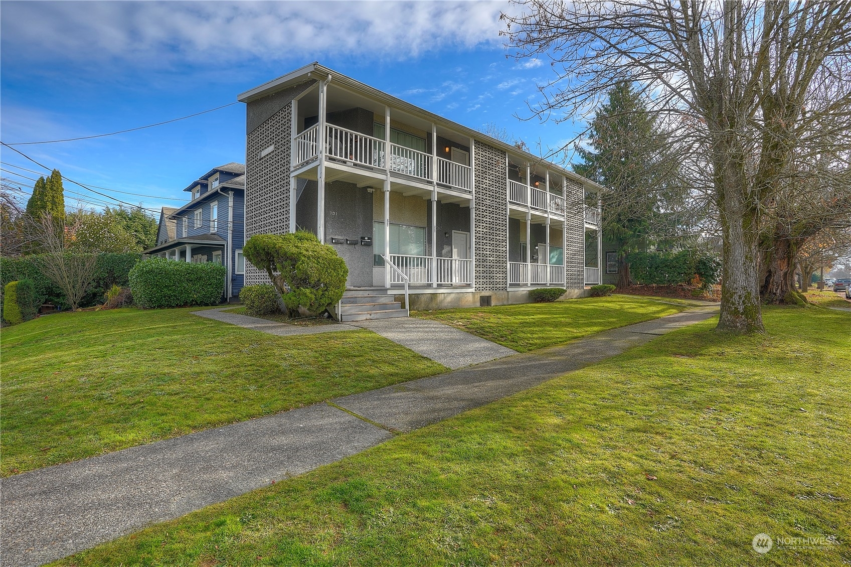 Property Photo:  901 S Grant Avenue  WA 98405 