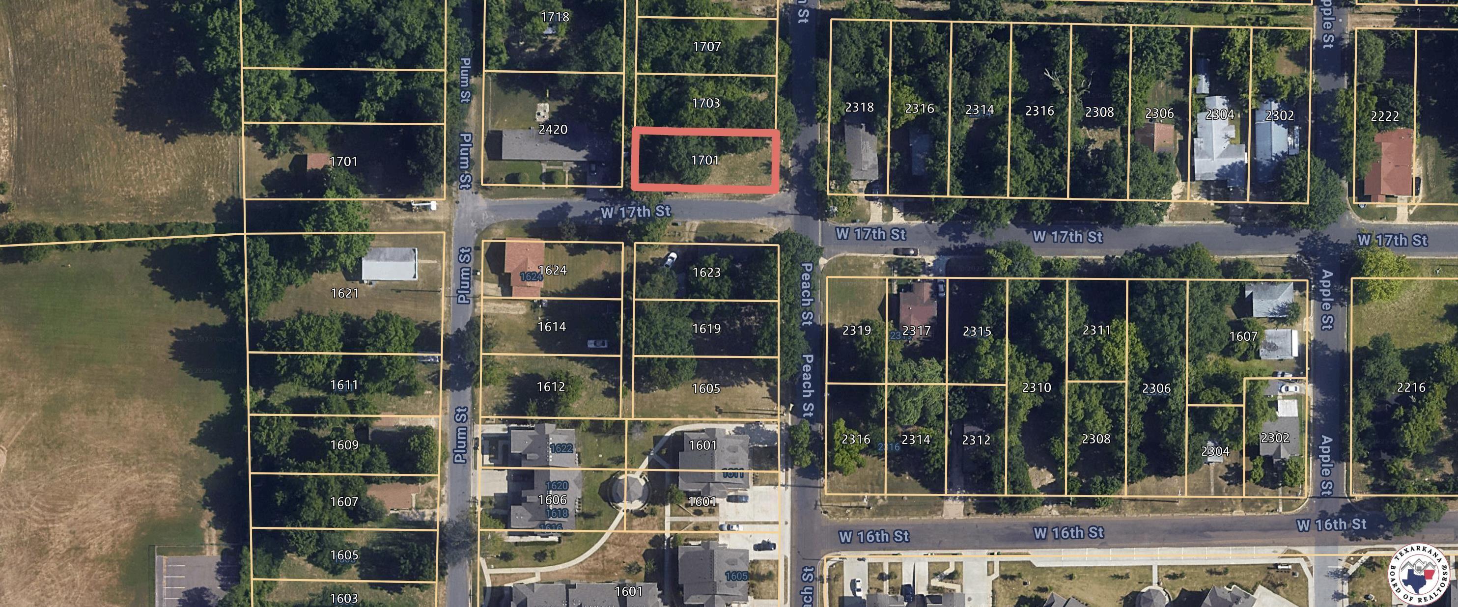 Property Photo:  1701 Peach St  TX 75501 