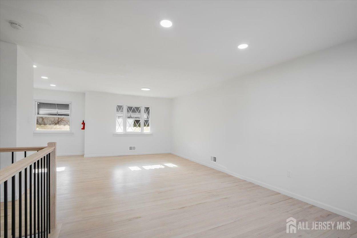 Property Photo:  8 Jeffrey Court  NJ 08859 