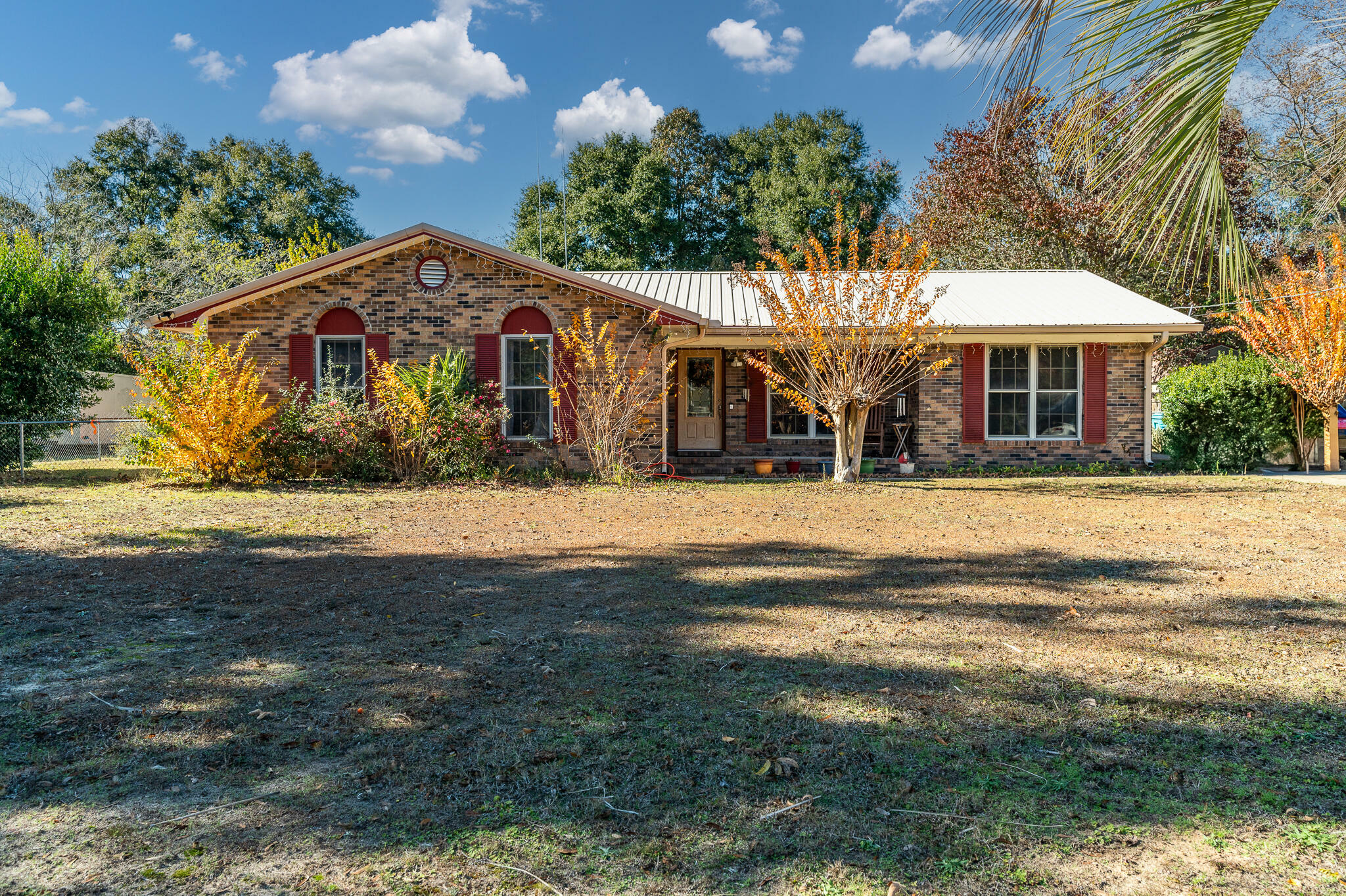 Property Photo: 1211 Valley Rd Road FL 32539